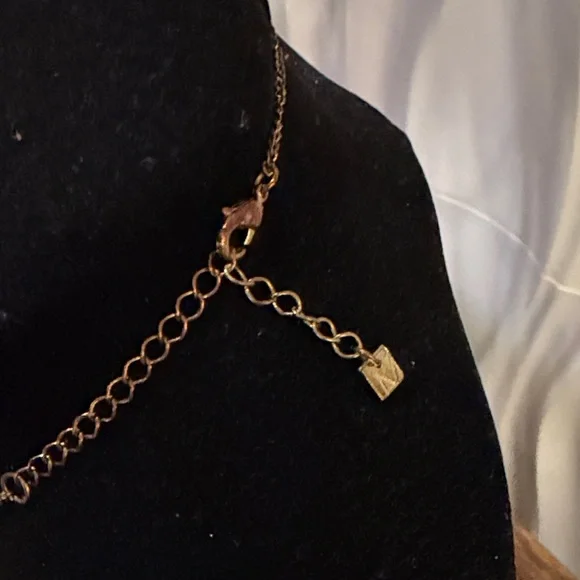 Elegant Gold Bird Necklace - Picture 3 of 4